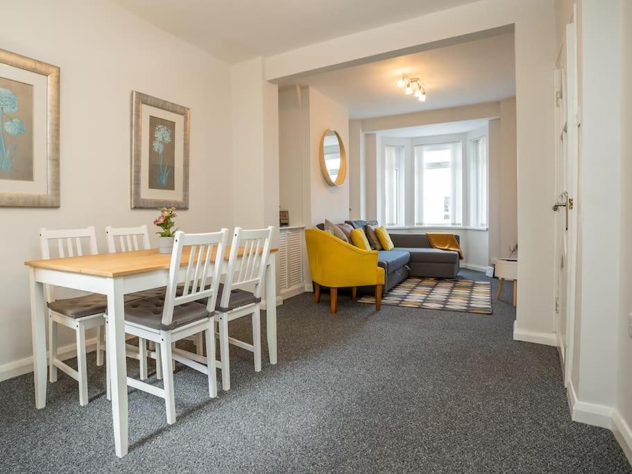 Cozy Townhouse, Walking Distance To Belfast City المظهر الخارجي الصورة